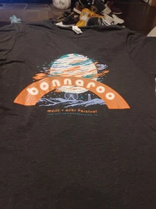 Bonnaroo 2017 T-Shirt Medium Music Fest U2 RHCP The Weeknd Music & Arts - Picture 1 of 16