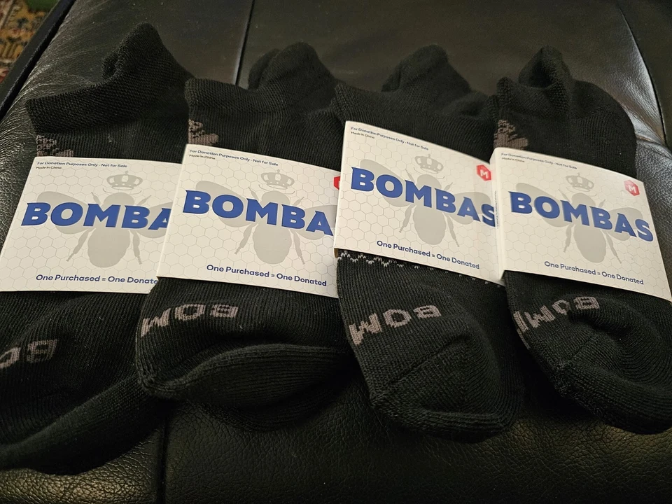 Bombas Unisex All-Purpose Black Honeycomb Ankle Socks - Size Medium