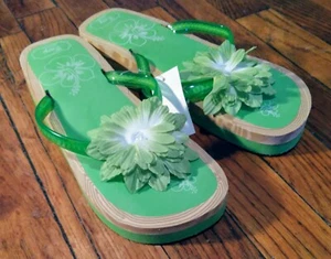 New Woman's Flower Top Flip Flop Slides Green - Picture 1 of 4