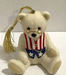 Lenox Teddy's 100 Aniversario Porcelana Adorno de Navidad, Hecho a Mano - Imagen 1 de 1