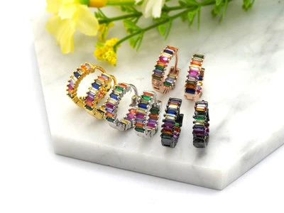 Pendientes Huggie Micro Pavé Circonita Circonita Arco Iris, J46 Foto 1 de 4