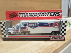 Matchbox Super Star Diecast 1/64 NASCAR #43 STP Richard Petty Transporter 1990 - Bild 1 von 6