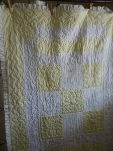 Quilted Baby Blanket-Yellow/White-1960's-Embroidery-Ruffle-Machine Wash/Dry - Picture 1 of 9