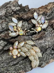 Vintage Molded Pearlized Floral Cluster AB Rhinestone Brooch & Earrings Set - Picture 1 of 23