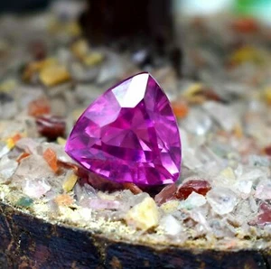 Piedras preciosas sueltas de espinela natural corte trillón 8 quilates certificadas de Myanmar - Imagen 1 de 4
