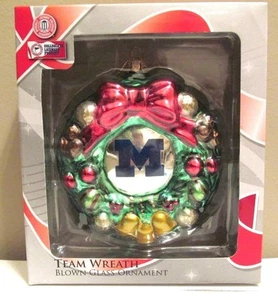 Adorno corona de vidrio soplado de Navidad de la Universidad de Michigan nuevo - Imagen 1 de 1