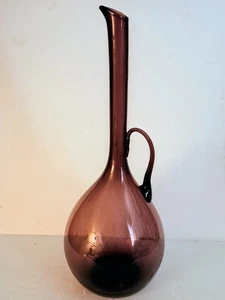 Jarrón de vidrio artístico púrpura soplado a mano MCM vintage con mango de 17" de alto - Imagen 1 de 5