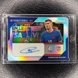CHRISTIAN PULISIC /99 Silver International Ink Auto 2024 Prizm Copa America USA - Foto 1 di 2