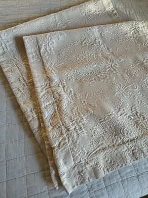 SFERRA Matelasse Campo Francés Floral y Arco Almohada Fundas Italia Amarillo Pálido Rey Foto 1 de 4