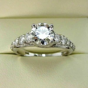 Solid 14k White Gold 2.65Ct Round Cut Diamond Engagement Ring Simulated Size 7.5 - Picture 1 of 3