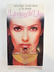 Living It Up (La Grana Vida) VHS NEU Promo Columbia TriStar 2001 mit Salma Hayek - Bild 1 von 4