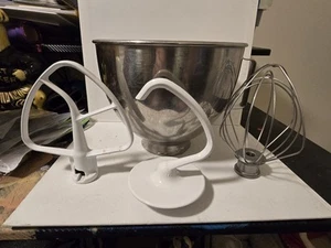 KitchenAid K45 4.5qt Mixing Bowl W/Handle, Beater Dough Hook Whisk Attachments - Picture 1 of 3