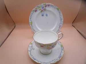 VINTAGE PARAGON ELISE FINE BONE CHINA TEA TRIO - Picture 1 of 10