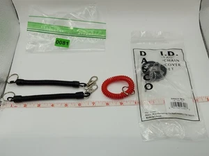 Lot of 4 Key Rings and Flexi Lanyards - Picture 1 of 7