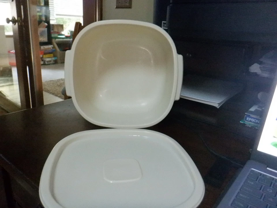 RUBBERMAID БОЛЬШОЙ 6 КВАРТ БЕЖЕВЫЙ МИСКА ДЛЯ ХРАНЕНИЯ С КРЫШКОЙ - Изображение 1 из 4