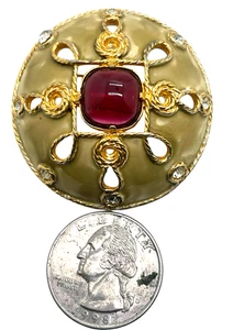 Gewölbte Vintage Castlecliff emaillierte durchbrochene Brosche, Strass, Glas Cabochon - Bild 1 von 2