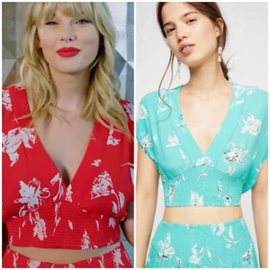 Free People L türkis Blumen Crinkle Nil River gesmoktes bauchfreies Oberteil ASO Taylor Swift - Bild 1 von 6