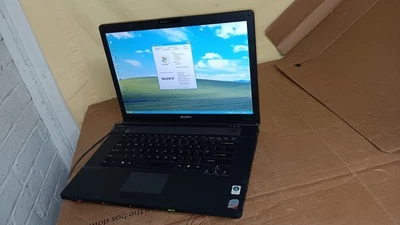 Vintage Sony Vaio VGN-BZ560 Retro Gaming Laptop Windows XP Pro 15.6 LCD PCG-9Z1L - Image 1 of 4