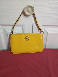 Muñequera Michael Kors amarilla - Imagen 1 de 12