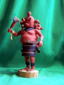 Bambola Hopi Kachina - Koyimsi'kima, la testa di fango piggy-back di Art Yowytewa - epica! - Foto 1 di 7