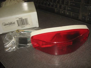 TRUCKLITE 4095 RED SIDE MARKER LAMP WITH HARNESS NEW - Picture 1 of 1