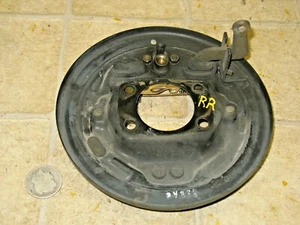 88 KAWASAKI KAF450 KAF 450 B1 MULE RIGHT REAR BRAKE BACKING PLATE PANEL HOUSING - Picture 1 of 8