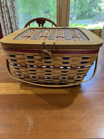 RARE Longaberger Picnic Basket!!! Cover