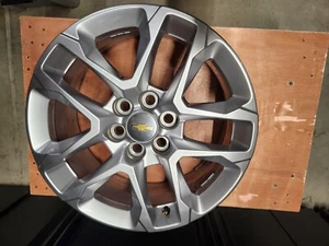 Chevy Traverse OEM Wheel w/ Center Cap 18" 2018-2024  5843 5844 - Bild 1 von 5