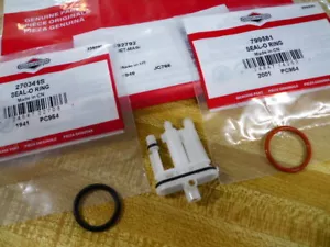 592792 GENUINE BRIGGS MAIN JET KIT 93J02 WITH O-RING SEALS REPAIRS PLASTIC CARBS - Picture 1 of 6
