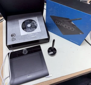 Gebraucht (Vintage?) Schwarz Wacom Bambus Zeichnung Tablet Adapter klein MTE450 USB - Bild 1 von 4