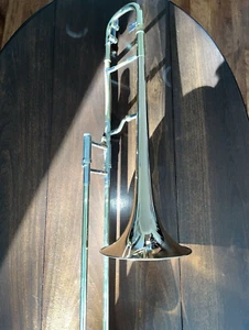 Rath R4 Tenor Large Bore (Straight) Trombone with Detachable 8.5" Red Brass Bell - Picture 1 of 24