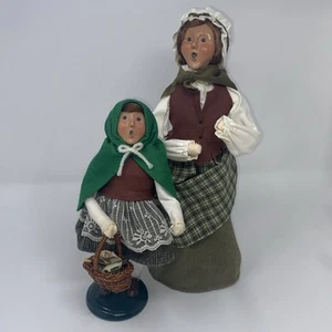 Byers Choice Woman Selling Fish with Child 2001 No Cart - Picture 1 of 7