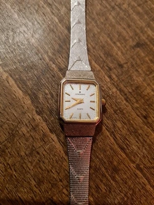 Junghans Quartzuhr Vintage Damenuhr Läuft - Bild 1 von 4