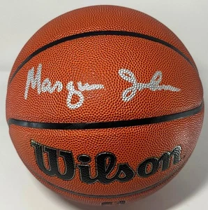 Bucks MARQUES JOHNSON Firmado Tamaño Completo Wilson Réplica Baloncesto AUTO-BAS - Imagen 1 de 3