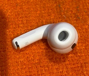 Apple Airpods pro 1 Generazione Cuffia destra A 2083 - Zdjęcie 1 z 3