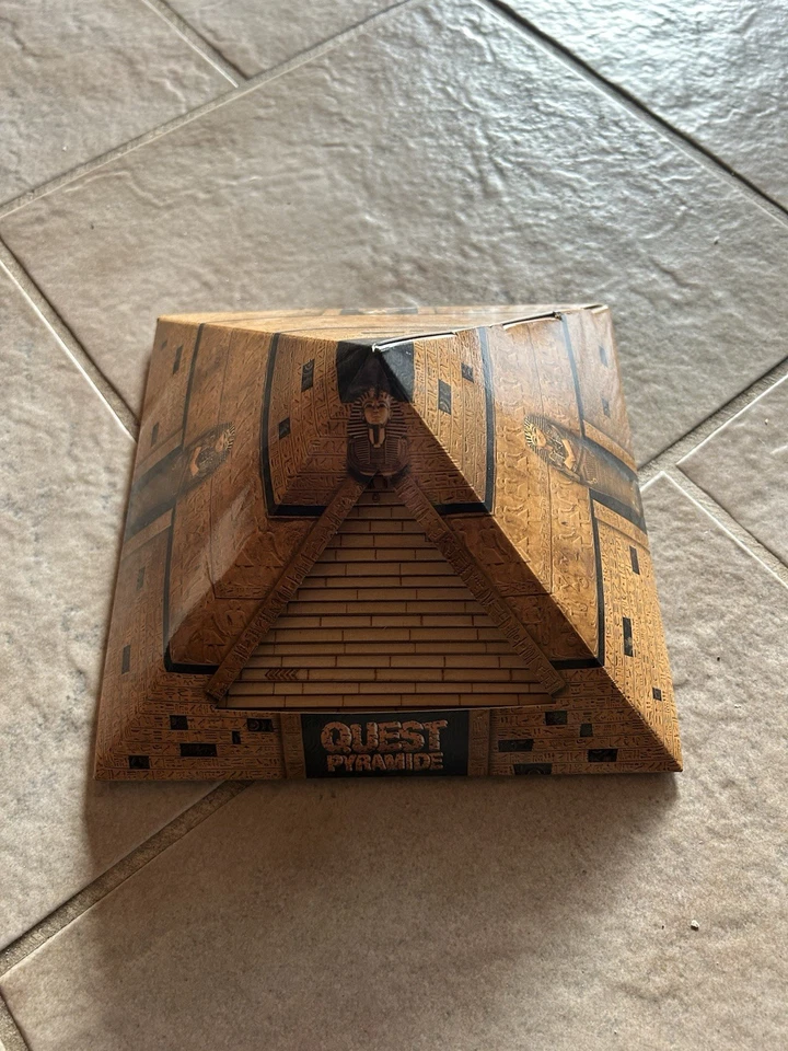 ESC WELT Quest Pyramide - Escape Room Spiel - Holzpuzzle - Puzzle Box Knobelspie - Bild 1 von 1