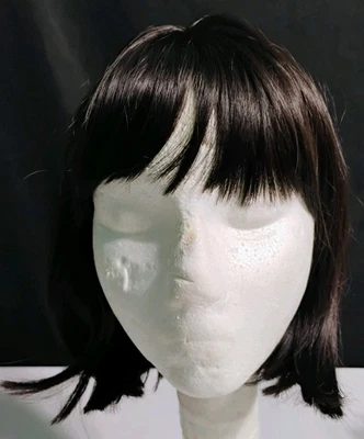 Модный короткий парик в открытой коробке темно-коричневый с челкой - Изображение 1 из 4