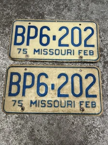 Set Targa Missouri Vintage Febbraio 1975 Blu/Bianco BP6-202 Matching Set - Foto 1 di 9
