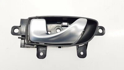 INFINITI M M30D 2012 LHD REAR LEFT DOOR INNER INTERIOR HANDLE - Imagem 1 de 4