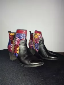 L'Artiste by Spring Step Hand-Painted Boots, US size 6.5/EU 37 - Picture 1 of 6