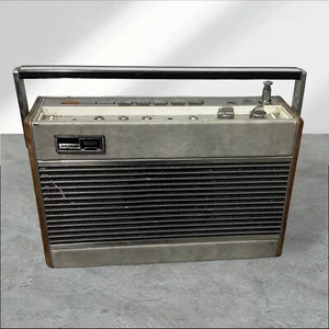 Vintage Roberts RP26-B 3-Band Portable Radio, Grey Leather-ette with Teak Wood - Picture 1 of 9