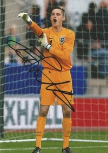 ENGLAND & SOUTHEND* TED SMITH SIGNED 6x4 ACTION PHOTO+COA - Picture 1 of 1