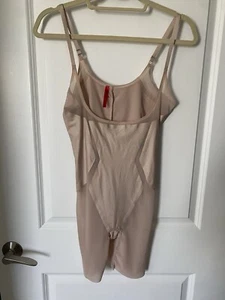 SPANX Haute Contour Body offene Brust Mitte Oberschenkel beige Large - Bild 1 von 19
