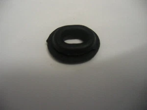 Honda CB750 Z50 XL75 XR 75 80 XR100 XL250 XL350 Copertura laterale Grommet 83551-300-000 - Foto 1 di 1