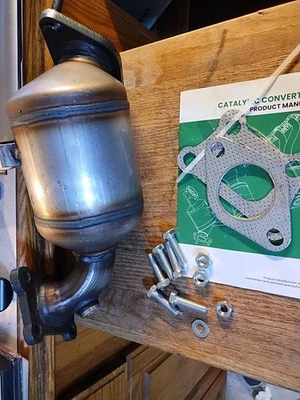 674-068 Rear Catalytic Converter  Chevrolet Traverse Buick Enclave Direct Fit  - Image 1 of 4