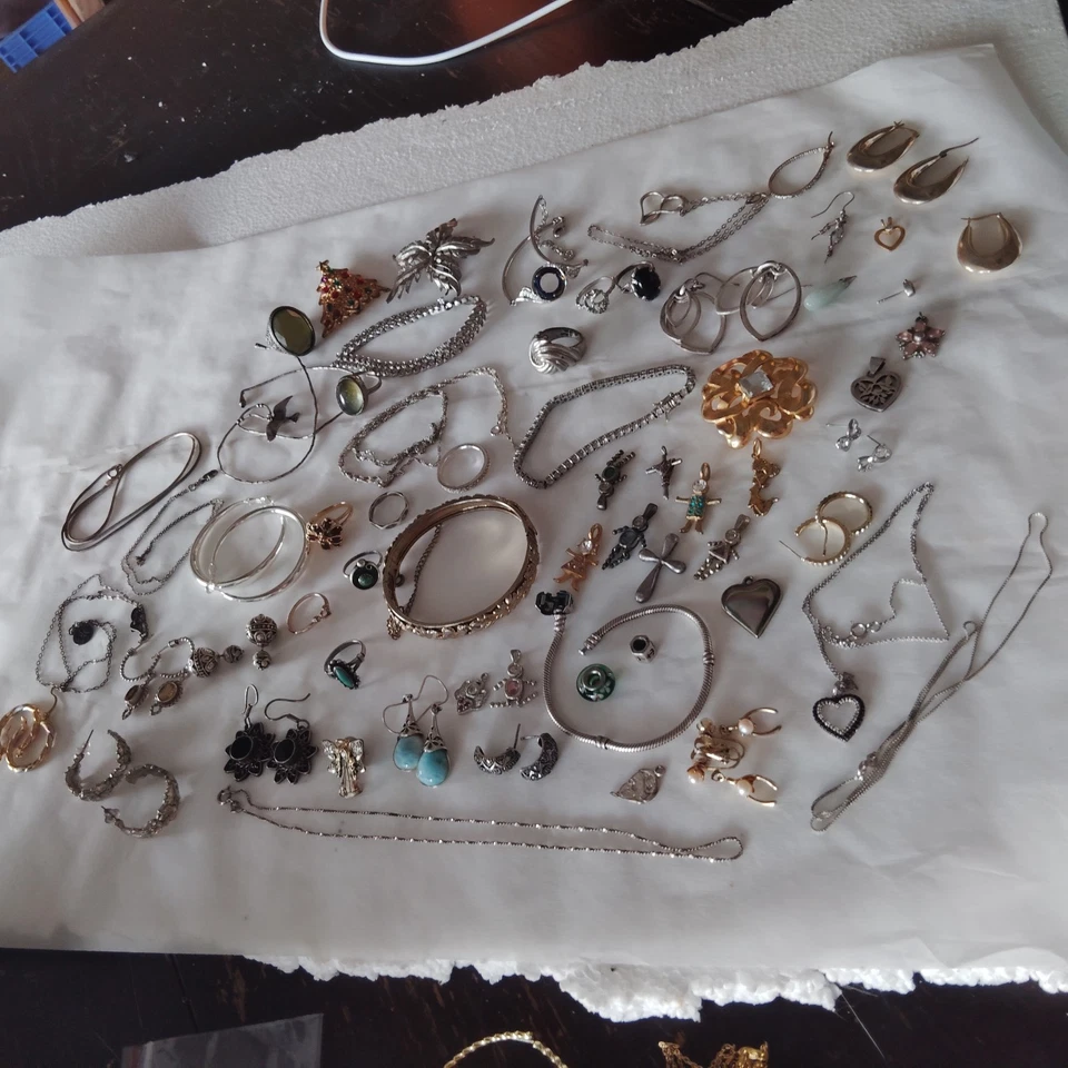 Vintage riesiges Konvolut Modeschmuck Konvolut Sterling Silber Ohrringe, Broschen Armband - Bild 1 von 4