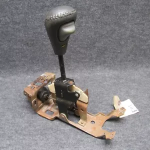 1997 Pontiac Bonneville Automatic Transmission Floor Mount Shifter w/ Knob F41 - Foto 1 di 10