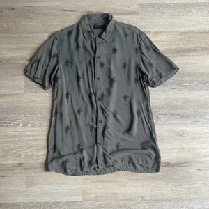 All Saints Herren Hawaiihemd Small Grün Palmen - Bild 1 von 6