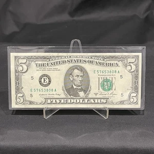 Billete de cinco dólares 1981-A de la Reserva Federal (sin circular) nítido - Imagen 1 de 3