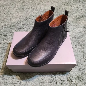 Vionic Lois Women's Leather Comfort Arch-Support Chukka Bootie 8 New - Picture 1 of 9